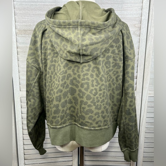 NIKE Cropped Hoodie Sweatshirt Green Cheetah Print-Medium - Picture 3 of 4